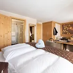 Al Nin Hotel&spa 利维尼奥