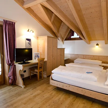 Al Nin Hotel&spa 酒店 3*